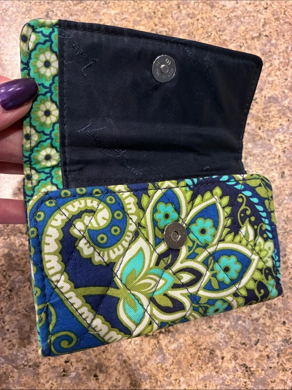 Vera Bradley Kisslock Trifold Wallet Rhythm & Blues SMELLS MUSTY - Picture 15 of 17